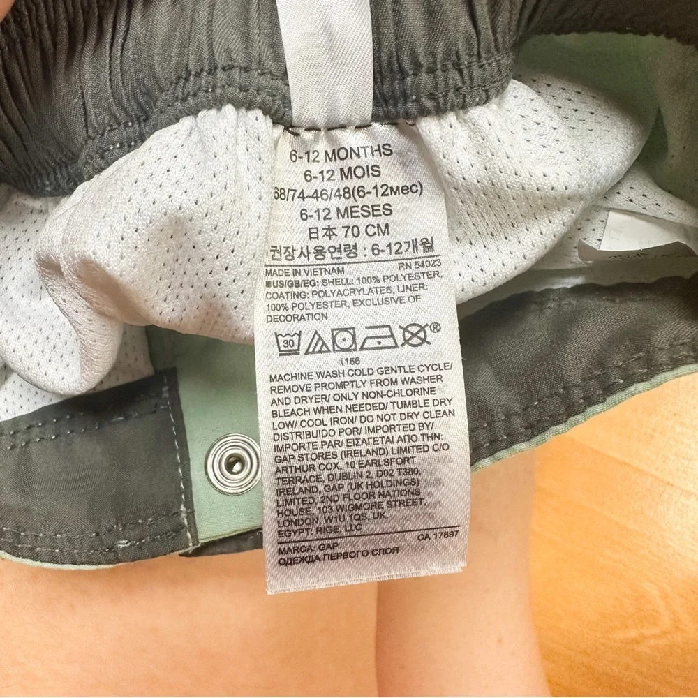 Baby Gap Star Wars Baby Yoda Coke to the Cute Side Rashguard & Shorts Size 6-12M
